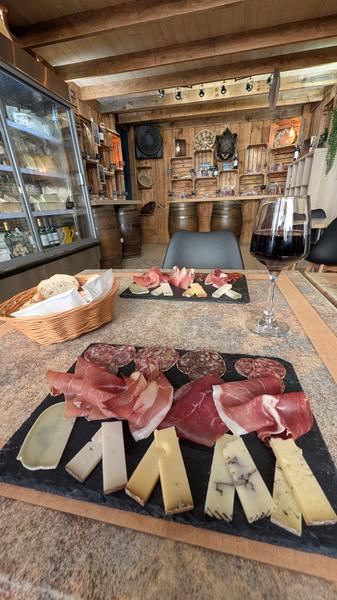 A tasting platter of local cheese and charcuterie in Domme