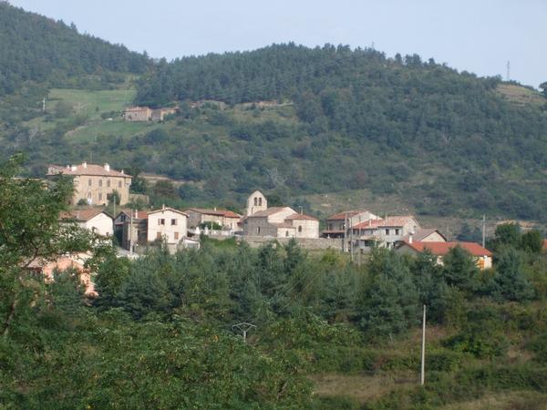 The hamlet of Monteil, near Le Crestet