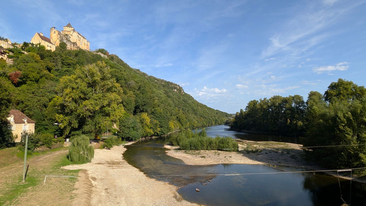The Dordogne river below the Château de Castelnaud